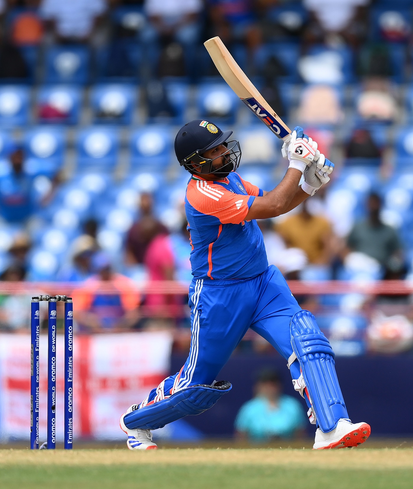 Ball-by-ball: Rohit takes Starc down in 29-run over